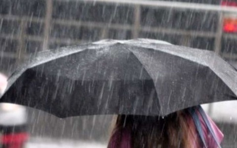 Allerta meteo codice giallo per pioggia e neve nel giorno di Natale