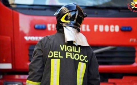 Furgone in fiamme a Castiglione della Pescaia: intervento dei Vigili del Fuoco