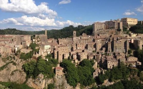 Sette consiglieri si dimettono, il Sindaco Ugo Lotti perde la carica