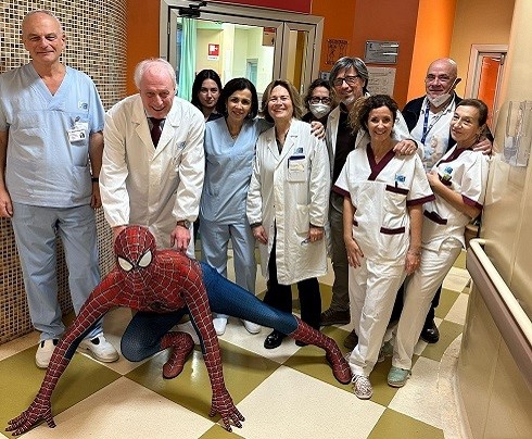 Spiderman in pediatria a Grosseto: gioia e momenti indimenticabili per i piccoli pazienti