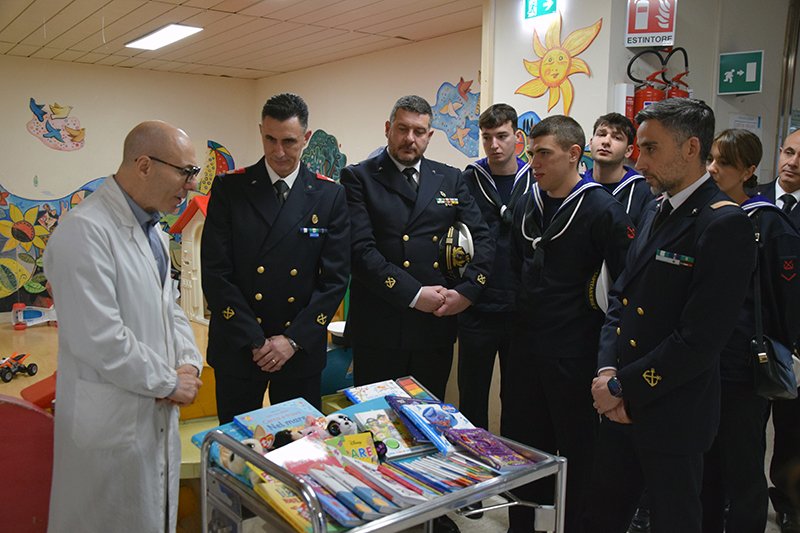 La Guardia Costiera di Porto Santo Stefano si impegna per i piccoli pazienti