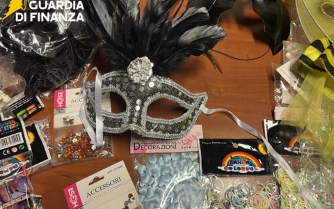 Sequestrati prodotti non sicuri per Carnevale in un negozio di Scarlino