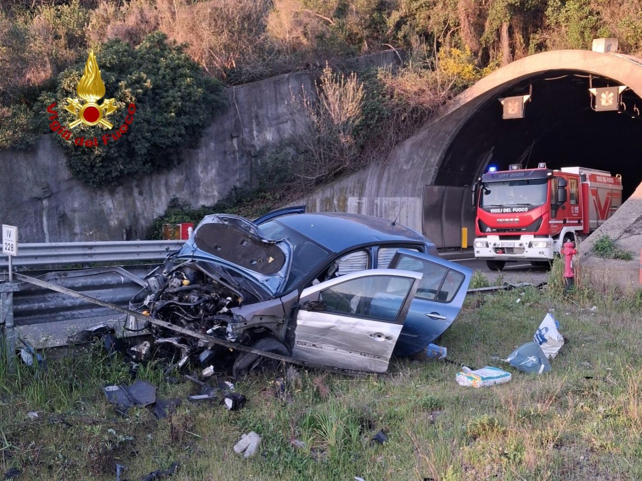 Follonica, drammatico incidente sull’Aurelia: auto esce di strada