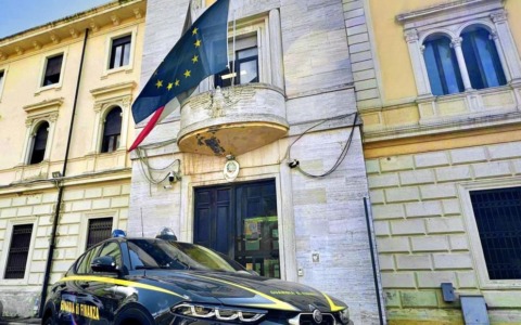 Professionista senza regolare autorizzazione evade 600mila euro di tasse