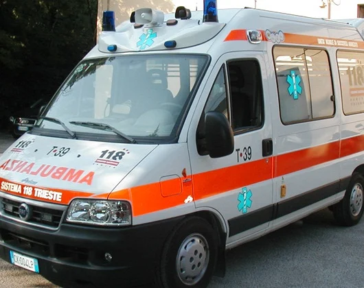 Tragedia sulla statale Aurelia: una donna perde la vita in un incidente tra camion e auto