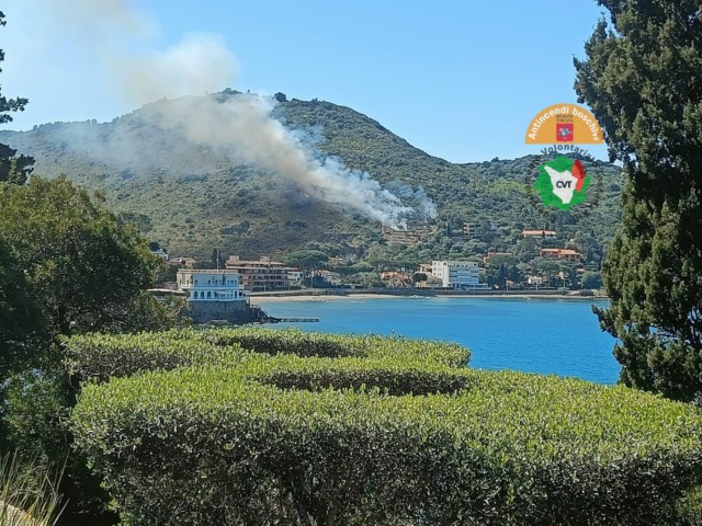 Incendio a Monte Argentario: interventi in atto